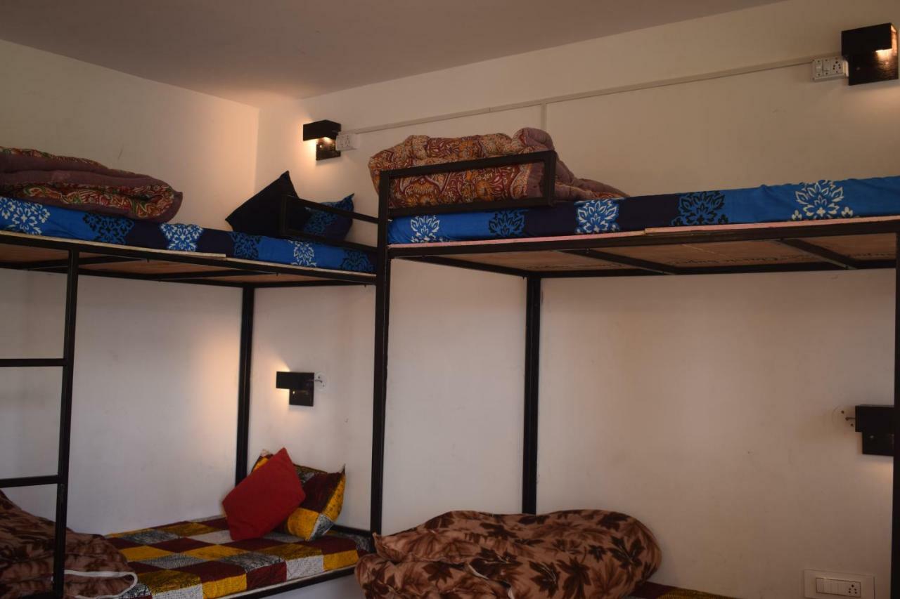 Bros Hostel Manali Luaran gambar